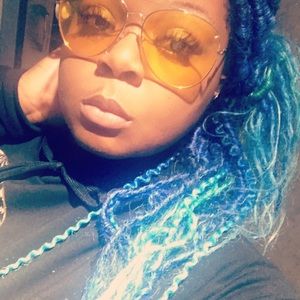 Meet your Posher, Stephanie